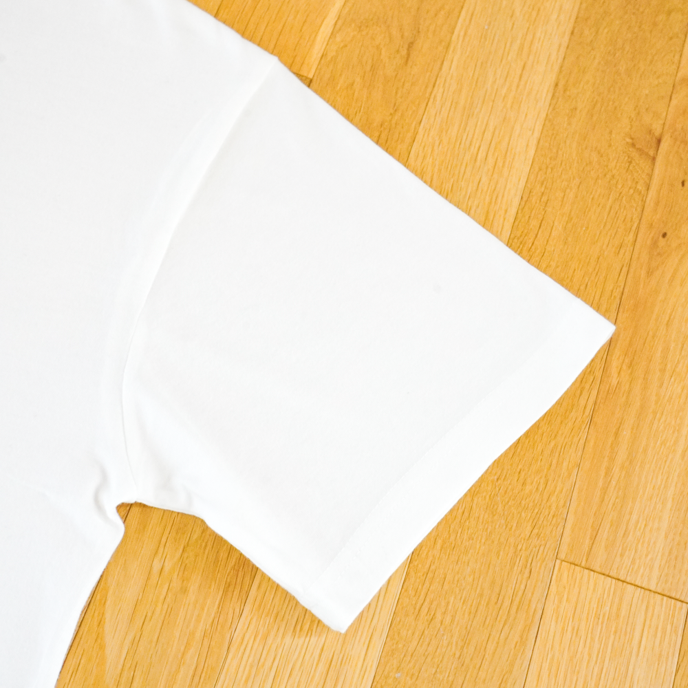 Tシャツ 横たわる猫 (L)